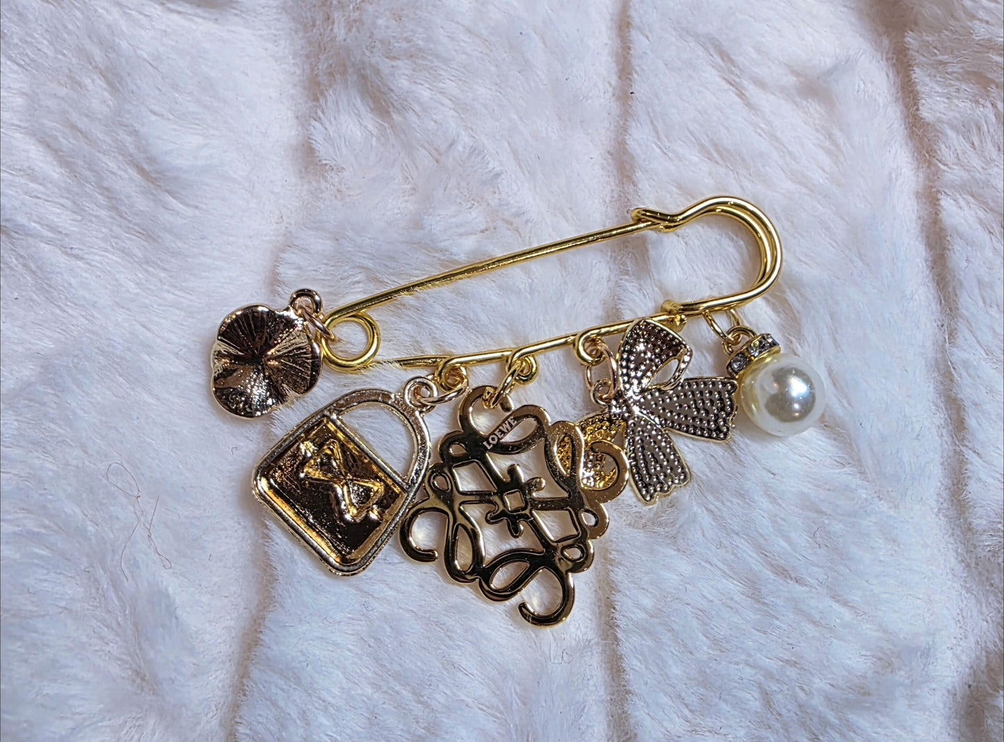 All Tied Up Brooch