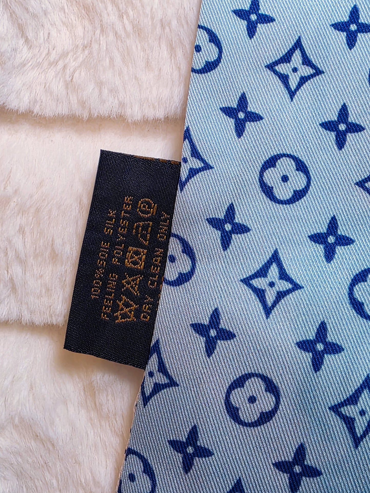 Sweet Blue Fashion Twilly