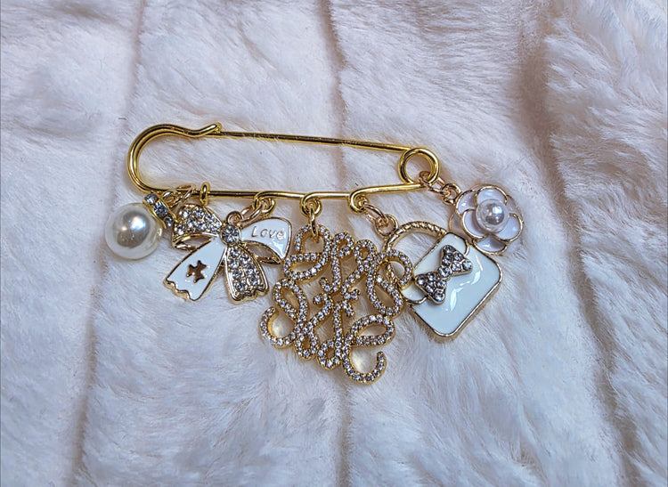 Brooches/Pins