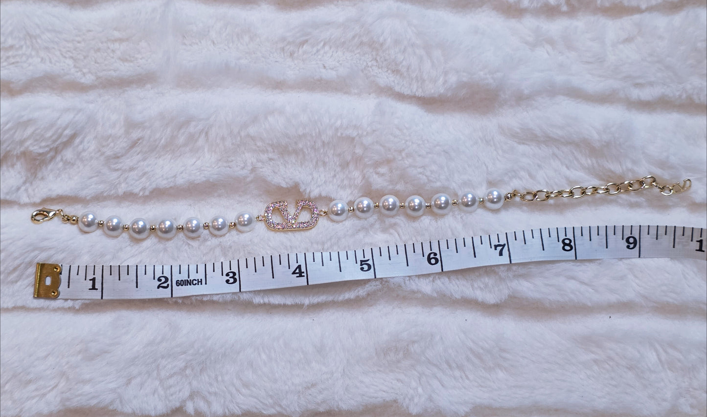 Pearly and Bright Bracelet
