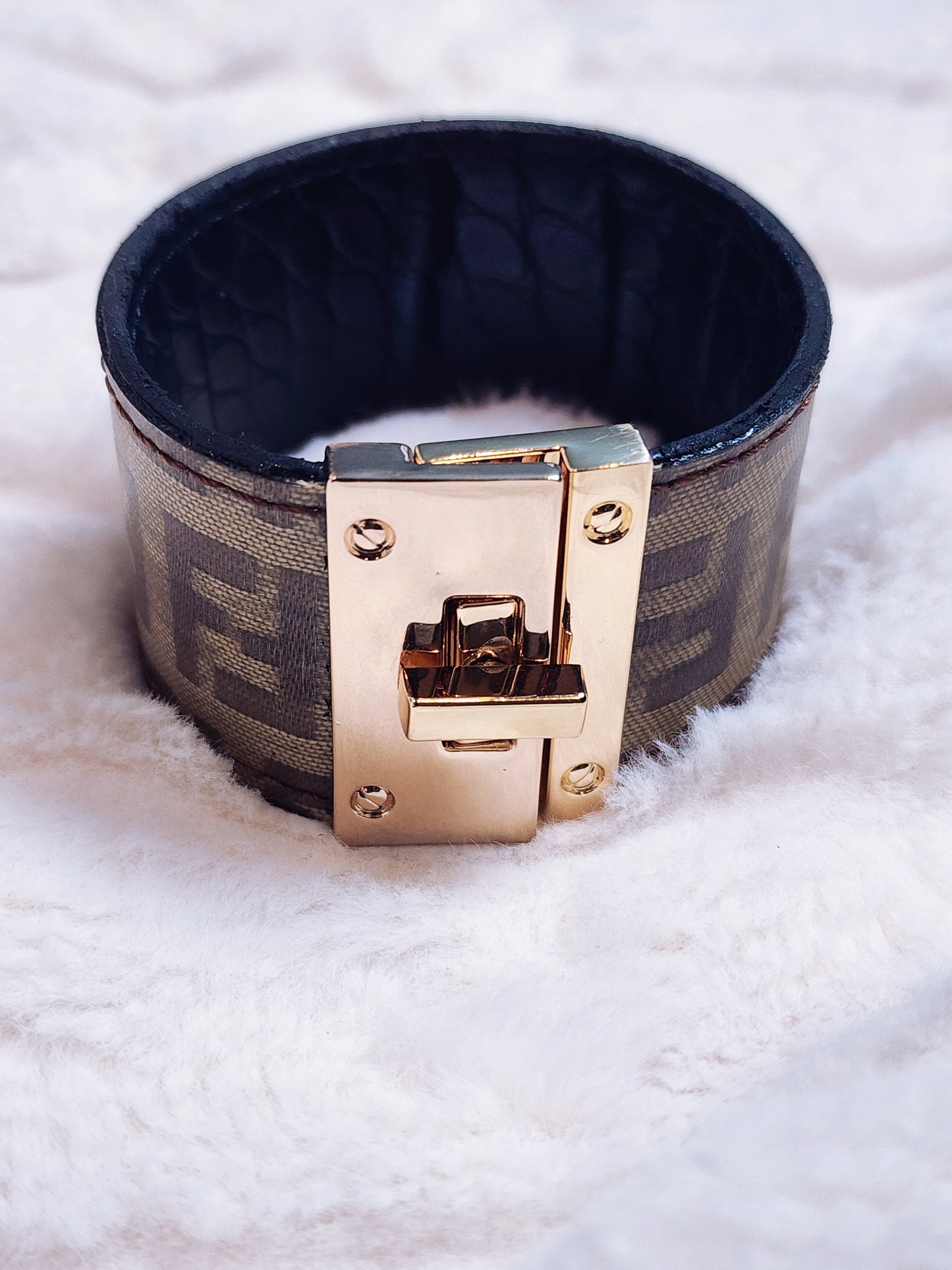 Classic Cuff Clasp Bracelet