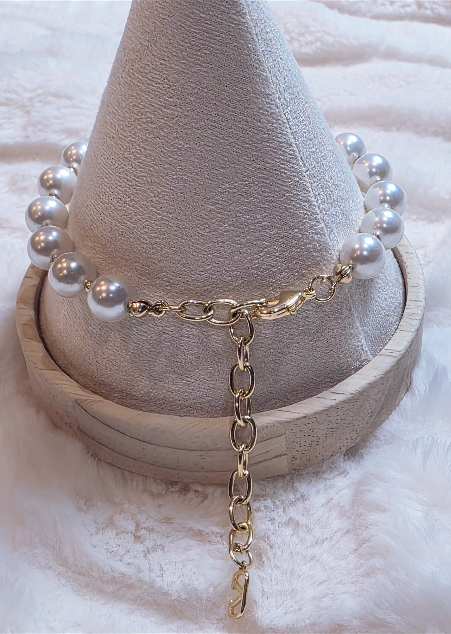 Pearly and Bright Bracelet