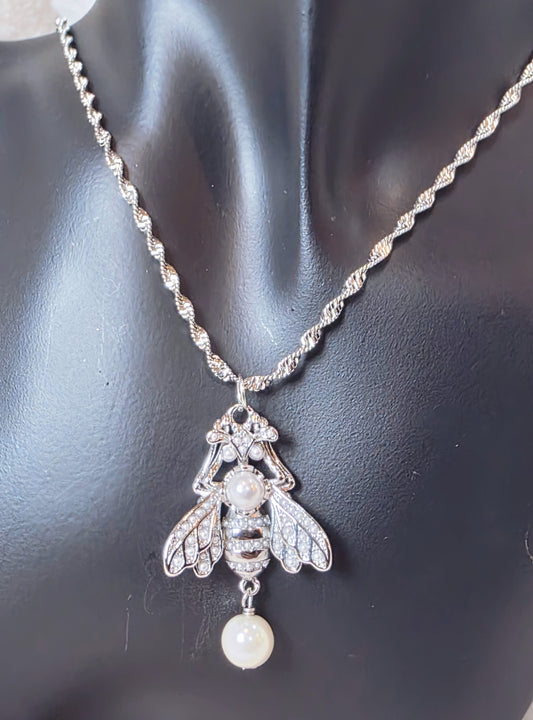 Bee-youtiful Necklace