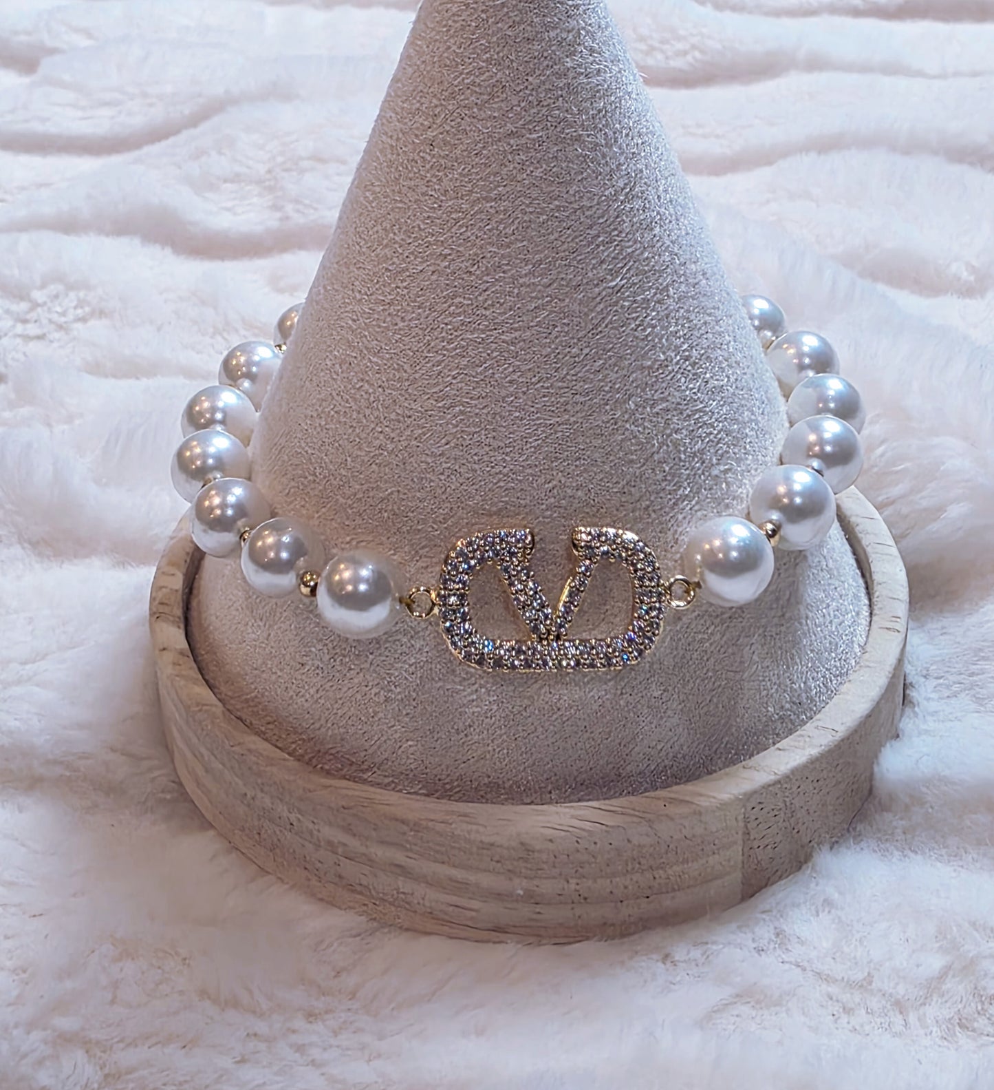 Pearly and Bright Bracelet