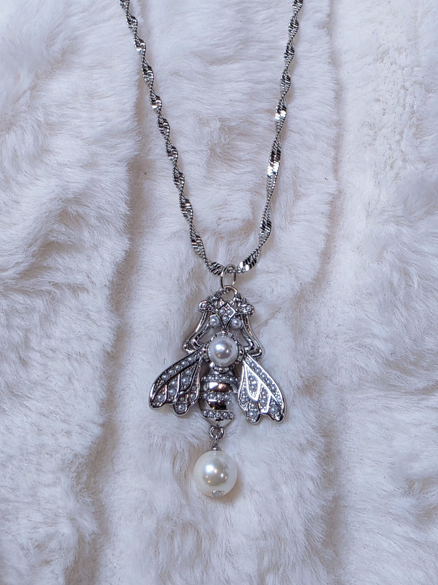 Bee-youtiful Necklace