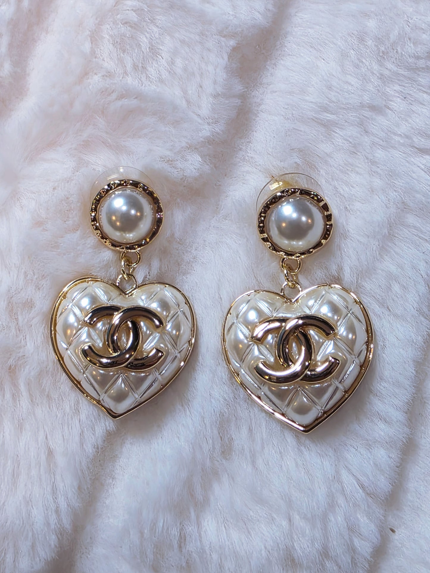 Oh My Pearl! Earrings