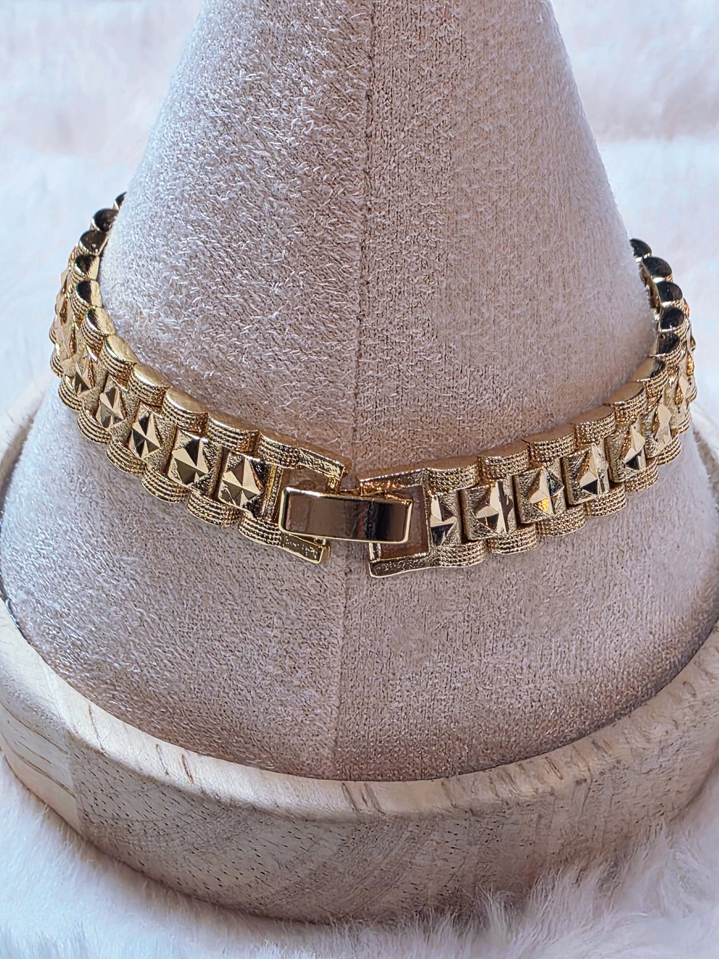 Gold Strutter Bracelet