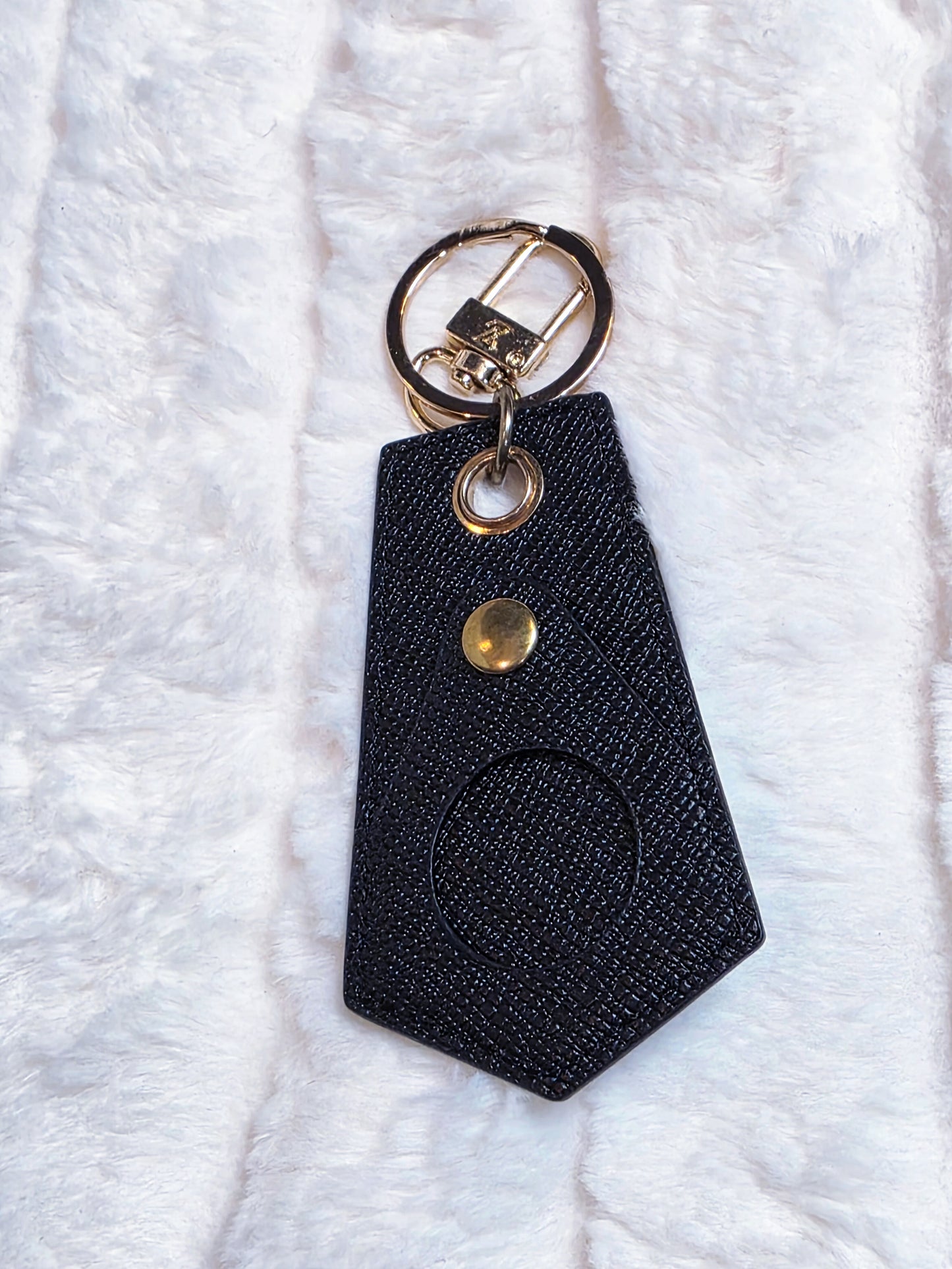 Black n Distinguish Keychain