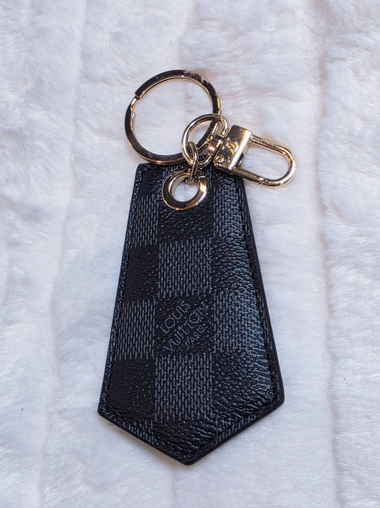 Black n Distinguish Keychain